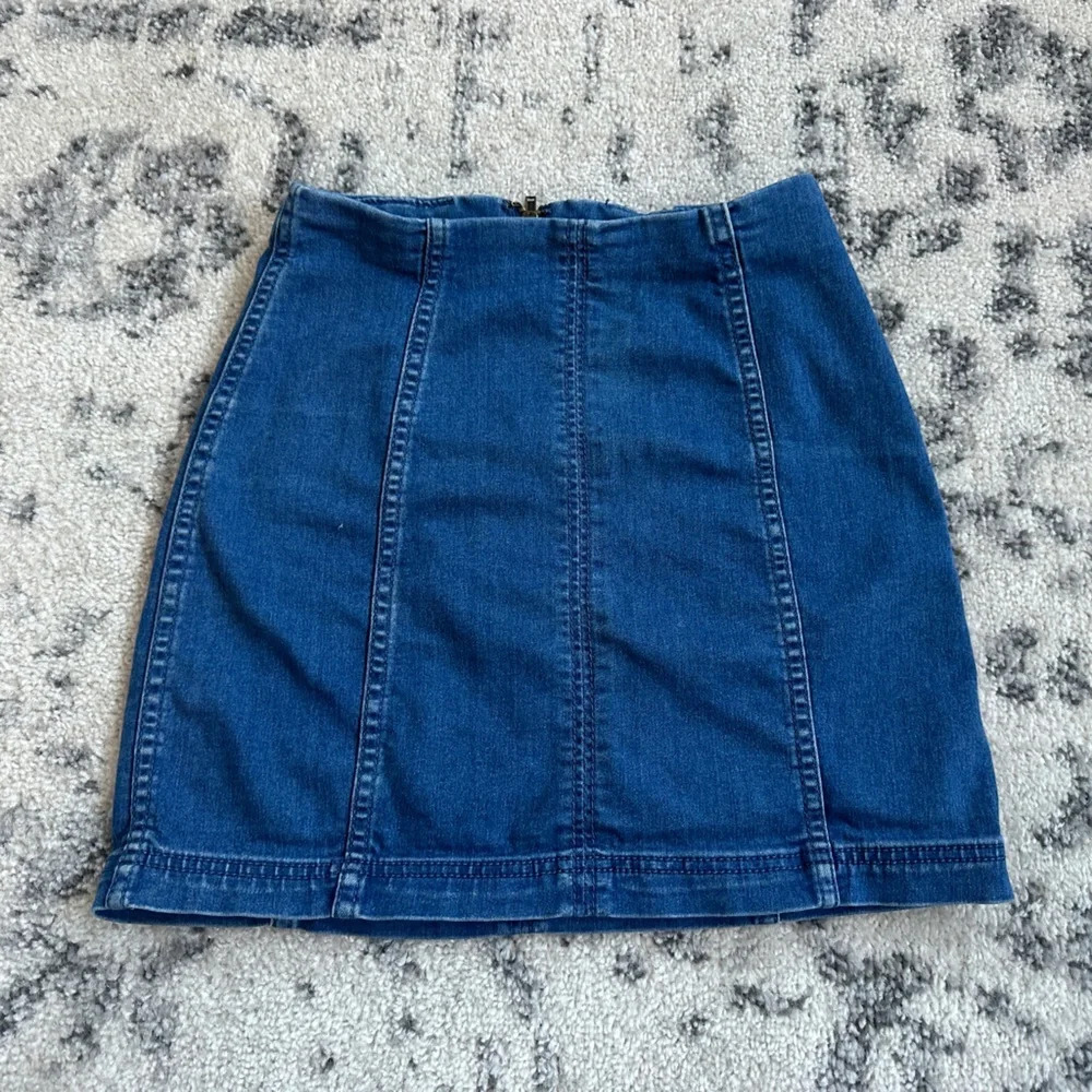 Free people denim skirt size 0